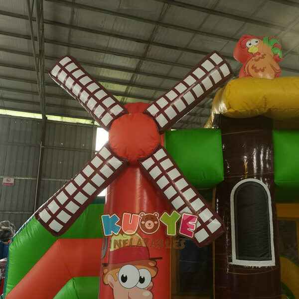 CB379 Bouncy Castle Farm (5) CB379 Bouncy Castle Farm (5)