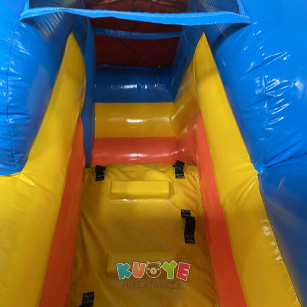AP129 (35) https://kuoyeinflatables.com/product/ap129-astronaut-bounce-castle/