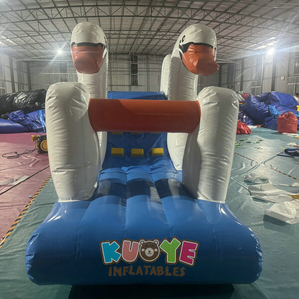 WG75 (9) https://kuoyeinflatables.com/product/wg75-swan-inflatable-water-park/
